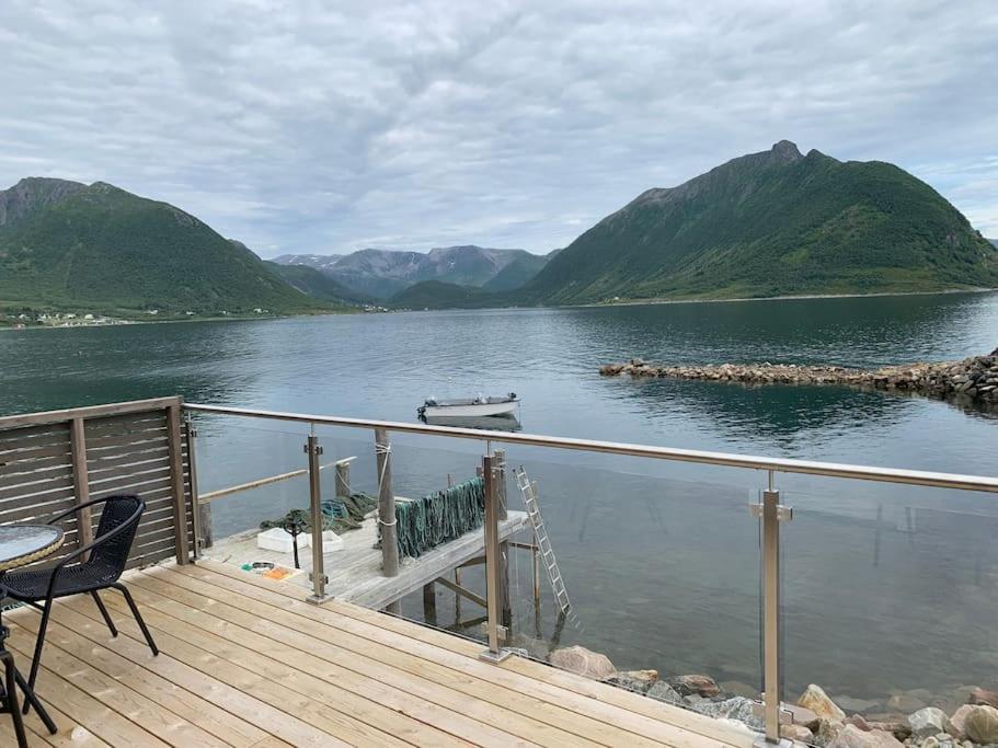 Leilighet I Rorbu Pa Kaldfarnes - Yttersia Senja Exterior foto